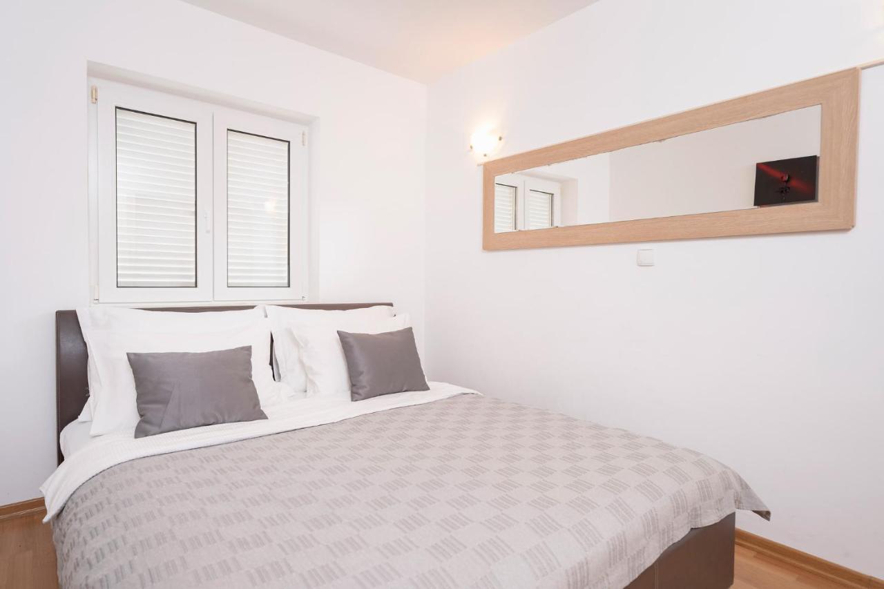 Villa Dalmatia Apartments Bol Buitenkant foto