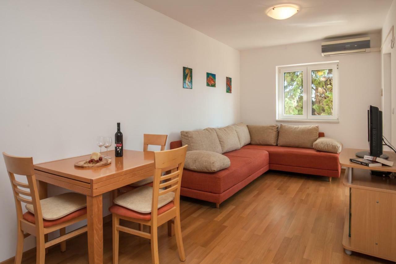 Villa Dalmatia Apartments Bol Buitenkant foto