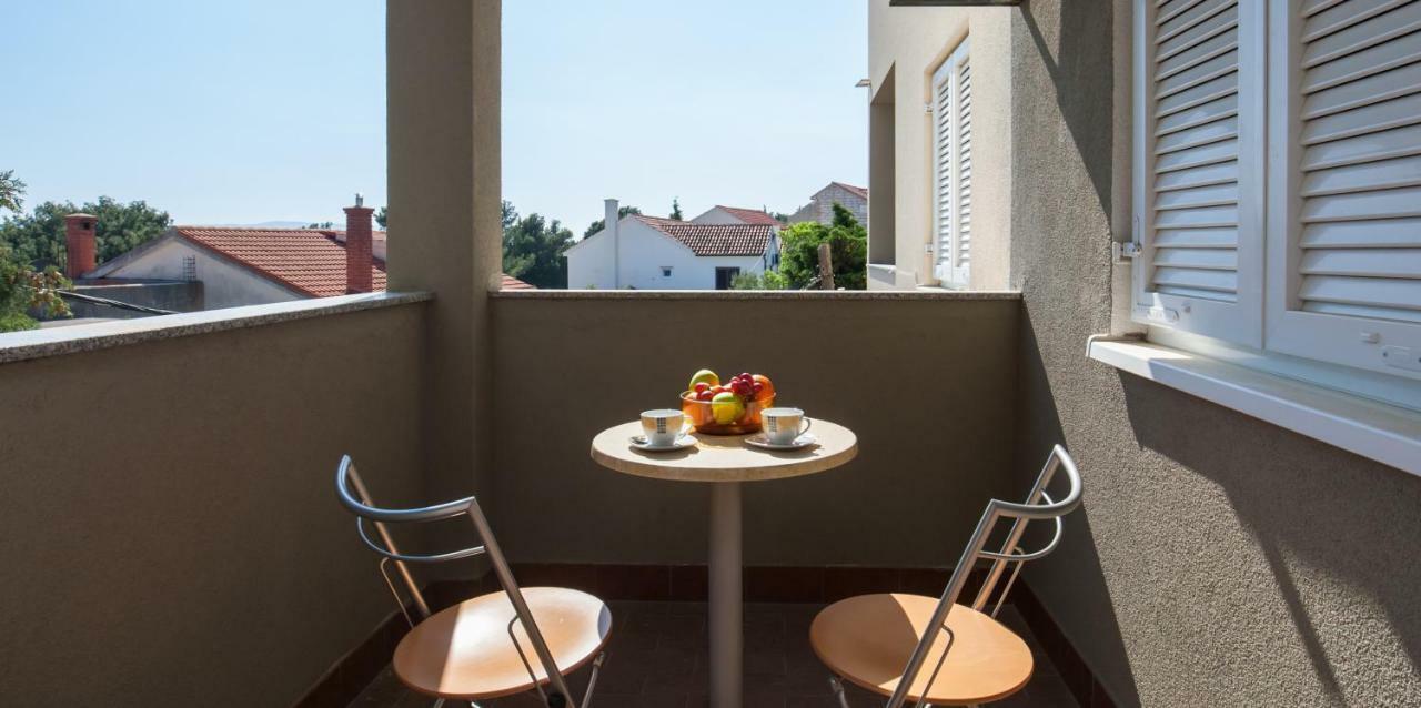 Villa Dalmatia Apartments Bol Buitenkant foto
